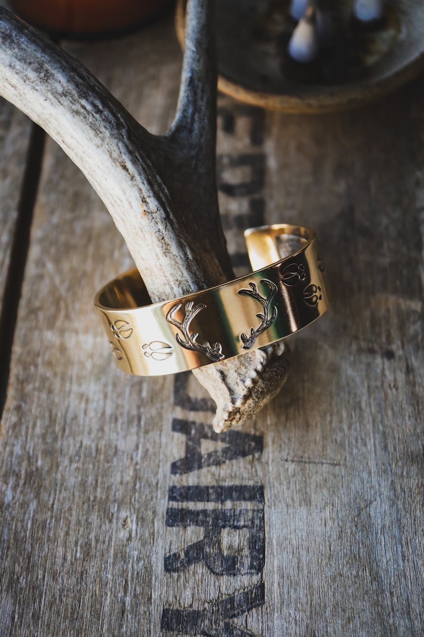 the Heȟáka Cuff