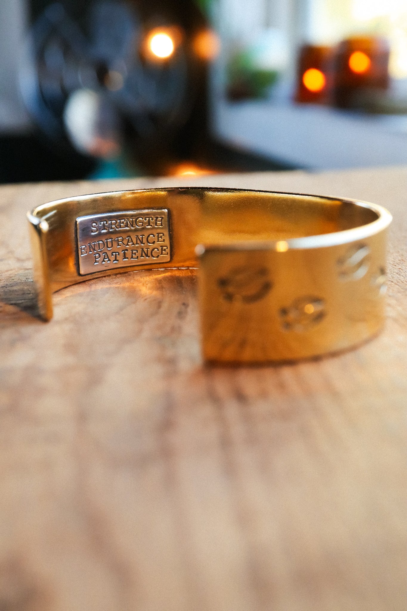 the Heȟáka Tracks Cuff