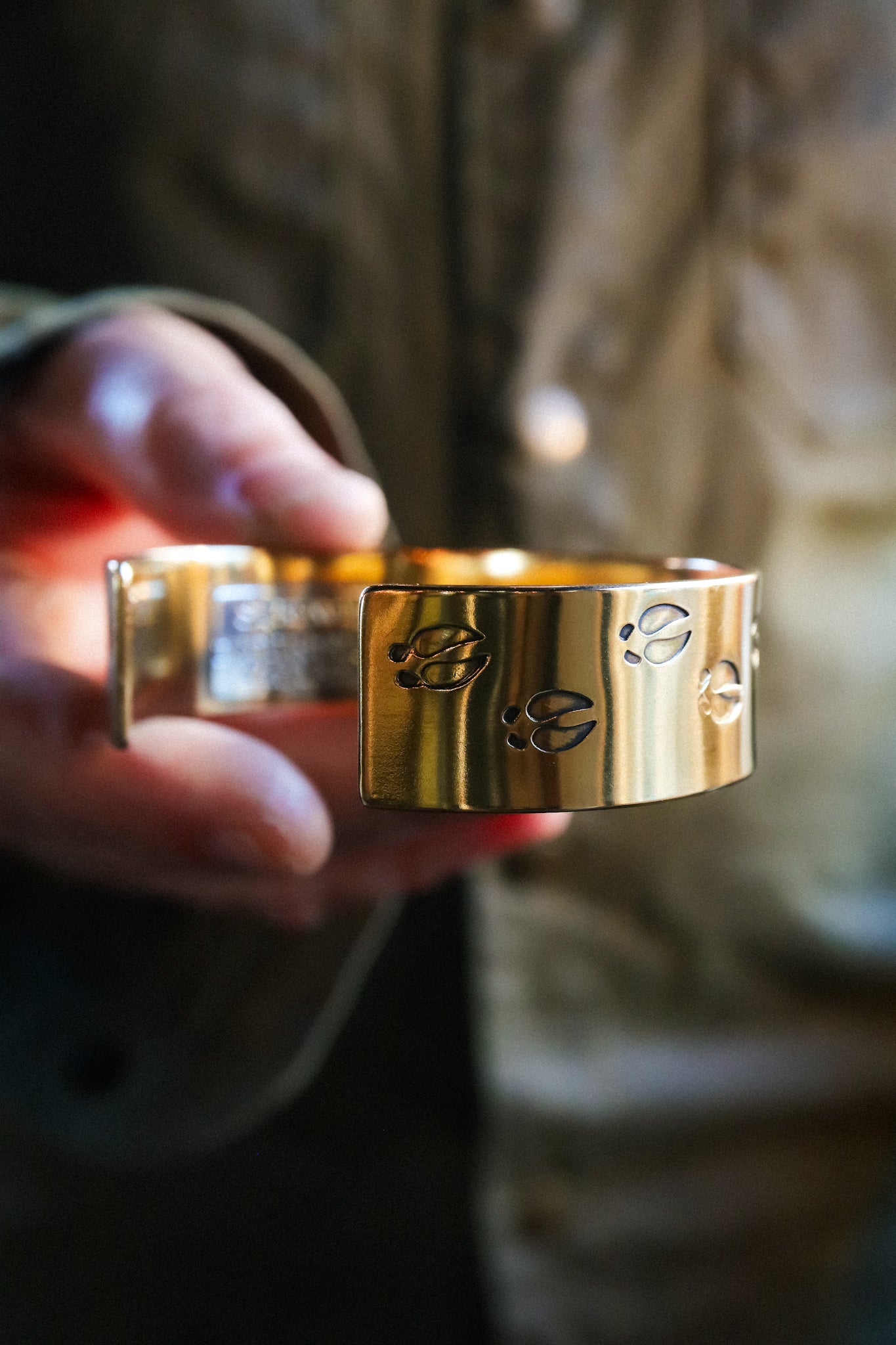 the Heȟáka Tracks Cuff