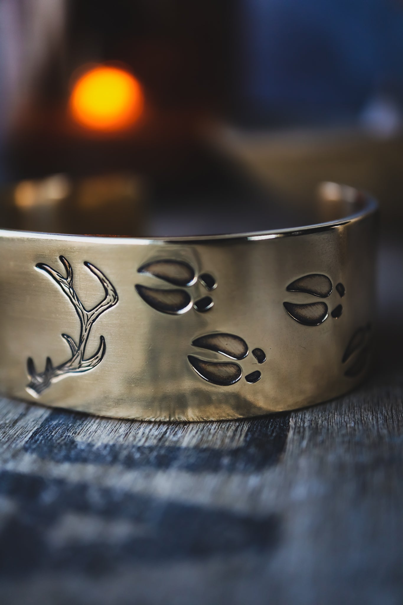 the Heȟáka Cuff