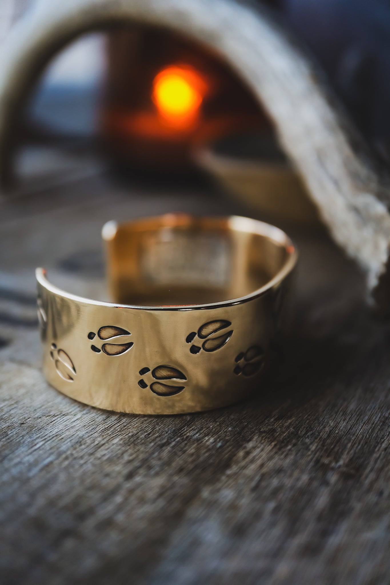 the Heȟáka Cuff