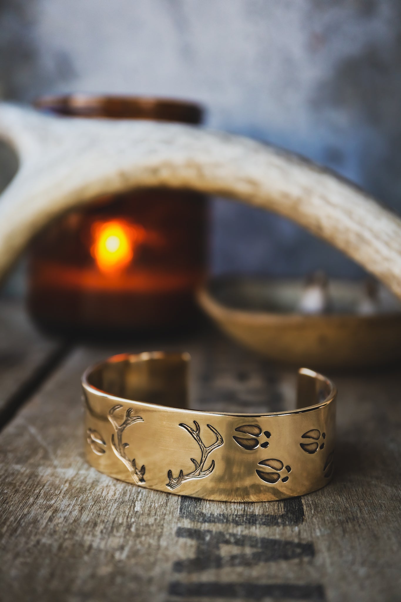 the Heȟáka Cuff
