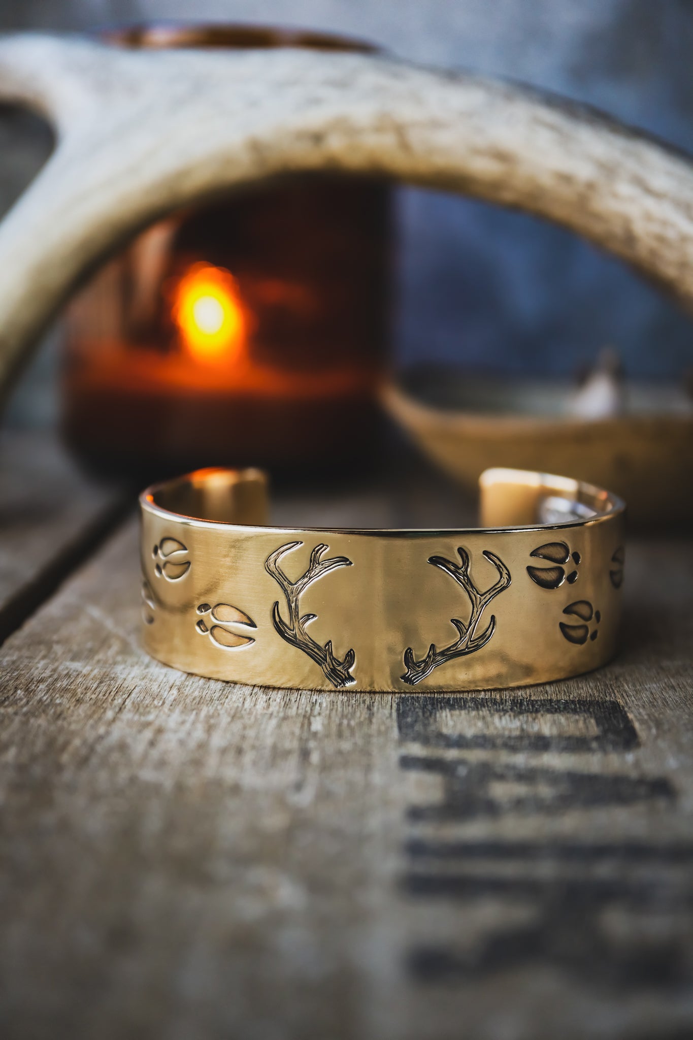 the Heȟáka Cuff