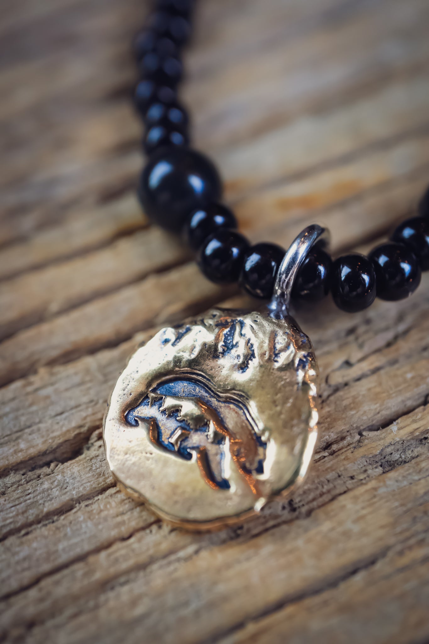 the Matȟó Pahá (Bear Mountain) Beaded Necklace